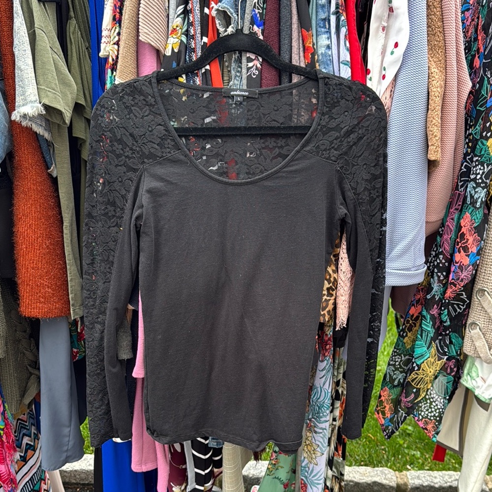 Black Fitted Lace Long Sleeve Blouse